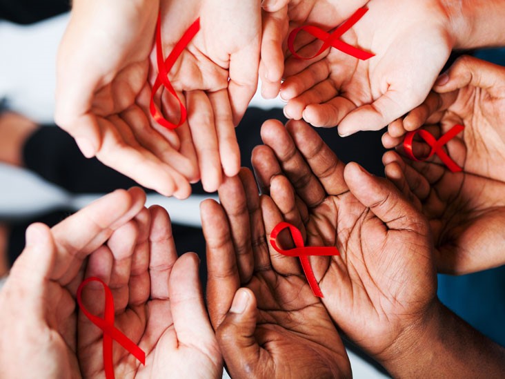 HIV-9-απαραίτητα-στοιχεία-που-όλοι-πρέπει-να-γνωρίζουμε.jpg